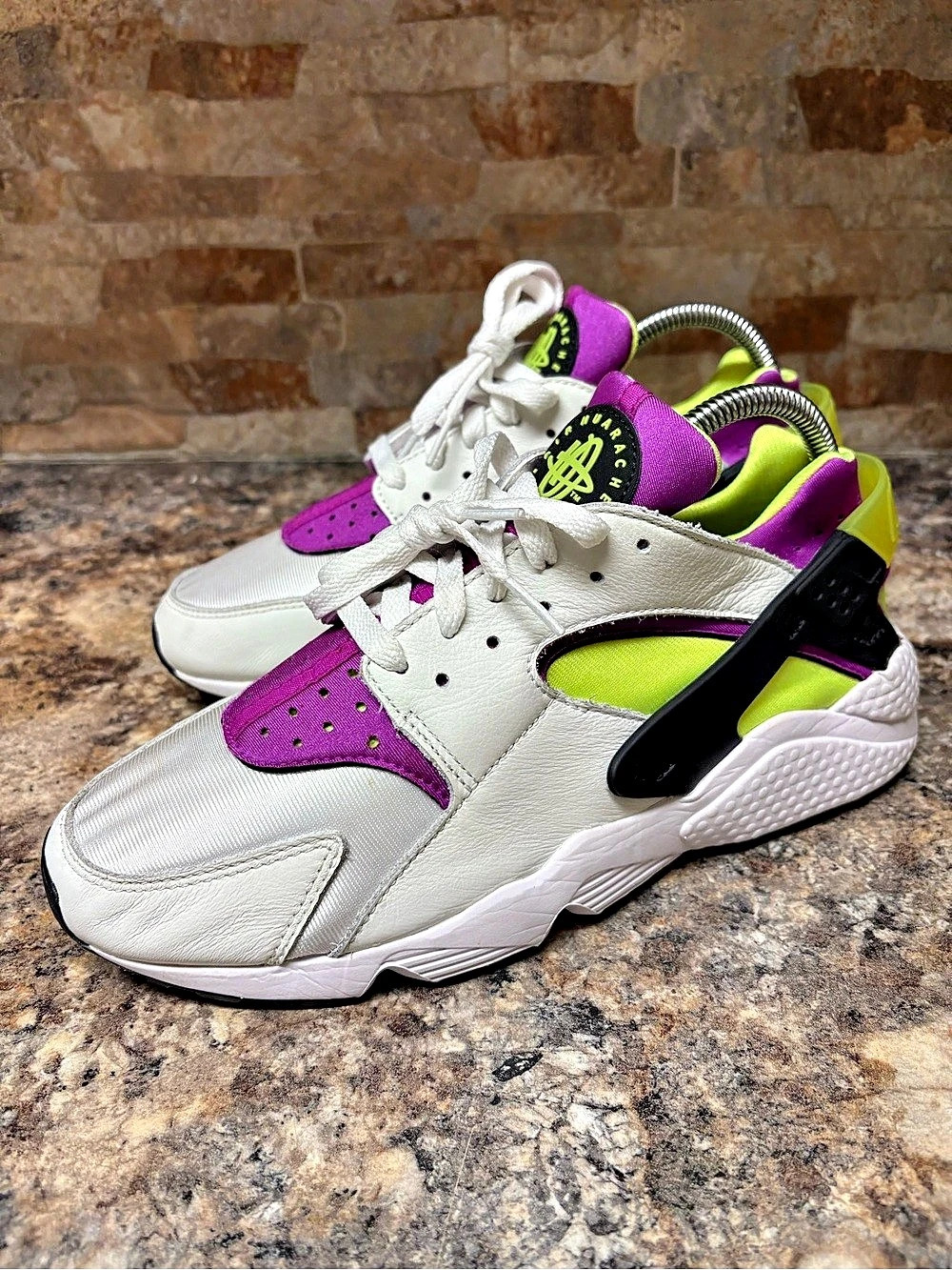 Nike Air Huarache Neon Yellow Magenta 2021 DD1068-104 Size 9